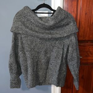 H&M big collar off the shoulder sweater size medium